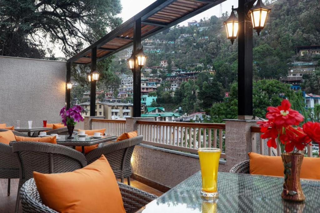 Vinsober Monal Hotel Nainital Buitenkant foto
