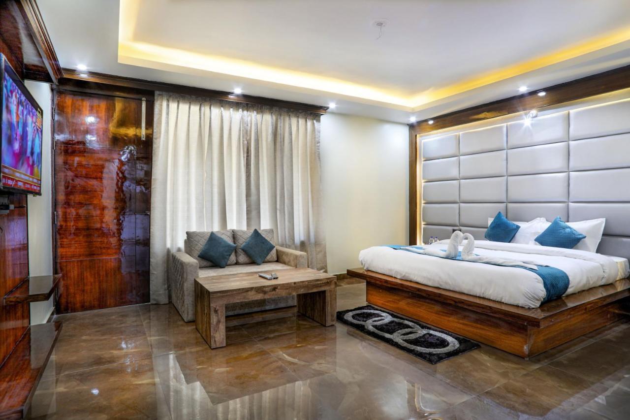 Vinsober Monal Hotel Nainital Buitenkant foto